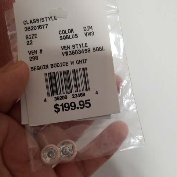 Formal Dress - Picture 4 of 8